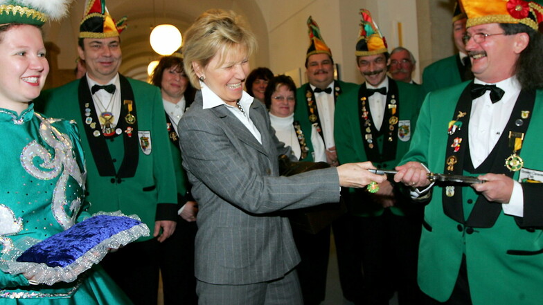 Im Jahr 2009 gab Michael Thiele den Rathausschlüssel noch persönlich an die damalige Dresdner Oberbürgermeisterin Helma Orosz zurück.