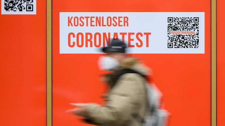In Dresden steigt die Zahl der positiven Corona-Tests wieder erheblich.