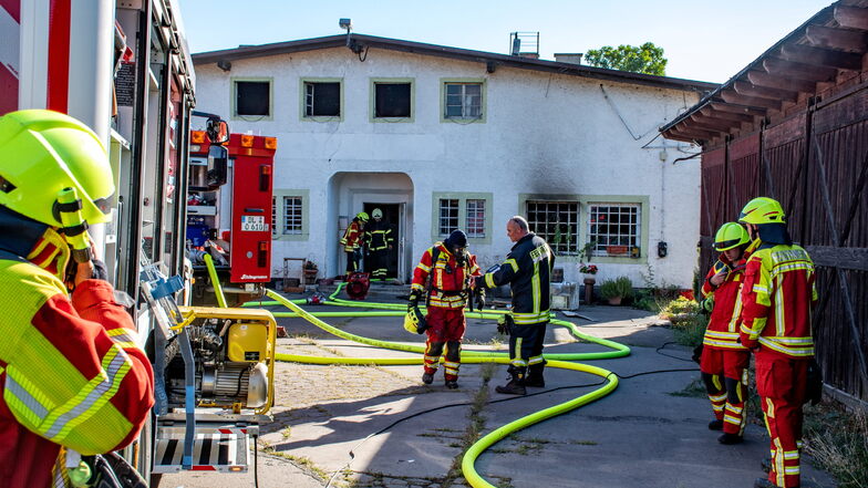Die Feuerwehren von Ostrau, Zschaitz-Ottewig und Döbeln haben ein Brand in einem Zschaitzer Unternehmen in der Nähe des Bahnhofes gelöscht.