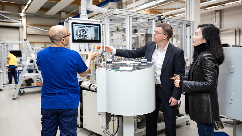 Der Dresdner Automatisierungsspezialist Xenon hat einen Standort in China. Geleitet wird er von Tingting Hu, sie besuchte im März die Dresdner Firmenzentrale. Von der neuen Zukunftsallianz Maschinenbau erhofft sich Xenon vor allem Austausch mit anderen.