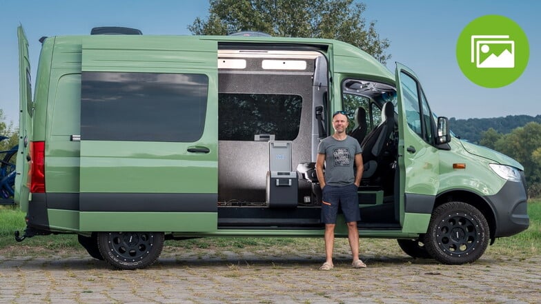 Das Eigenbau-Wohnmobil von Ralf Schlechte hat unterm Heckbett Platz für zwei Mountainbikes, eine mobile Küche und jede Menge Gepäck.