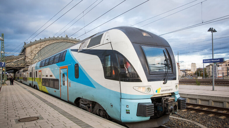 Die Doppelstockwagen der österreichischen Westbahn fahren ab Sonntag von Dresden aus als IC17 nach Rostock.