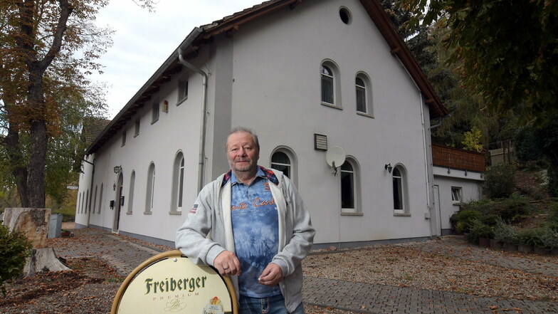 Vor zwei Jahren hat „Grüne-Aue“-Wirt Hans-Peter Benedix bekannt gegeben, dass er seinen Gasthof verkaufen will. Bisher ist aber noch kein Käufer gefunden. Dem Plan, auf dem Areal ein Tierkrematorium zu errichten, erteilten die Mitglieder des Technis
