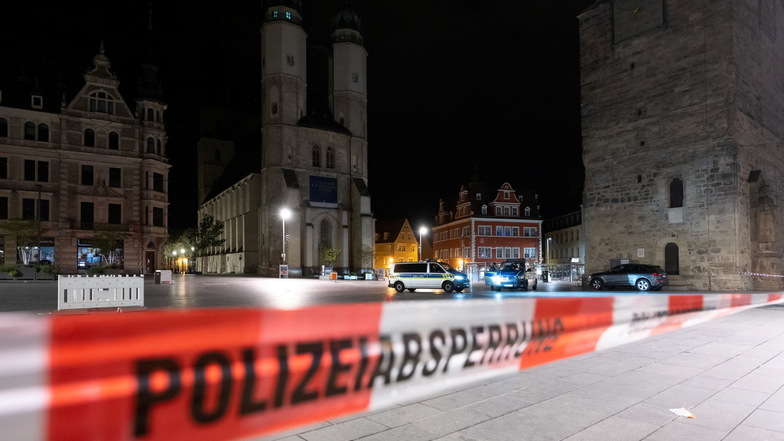 Drei Schwerverletzte in Halle nach Explosion in öffentlicher Toilette