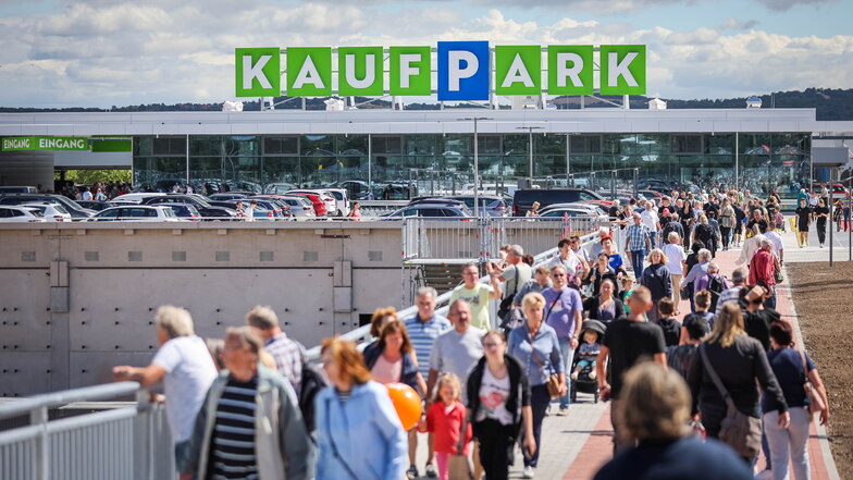 Neuer Kaufpark Dresden: Massenansturm zur Eröffnung