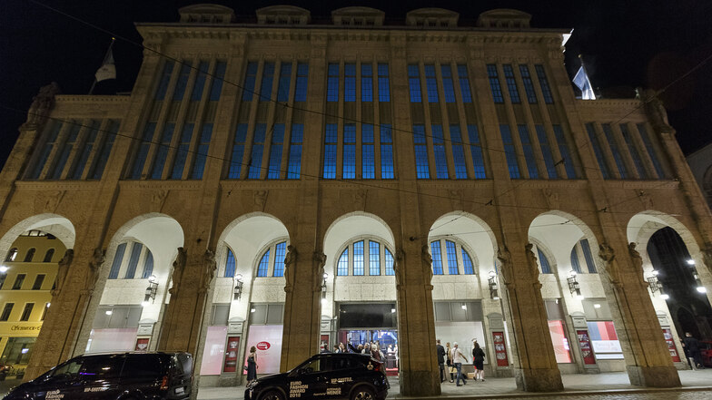 ... im alten Kaufhaus am Demianiplatz wurde das oscarprämierte Werk "Grand Budapest Hotel" gedreht. Foto: SZ-Archiv