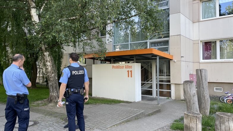 Die Polizei war bei der Räumung in Dresden-Prohlis vor Ort.