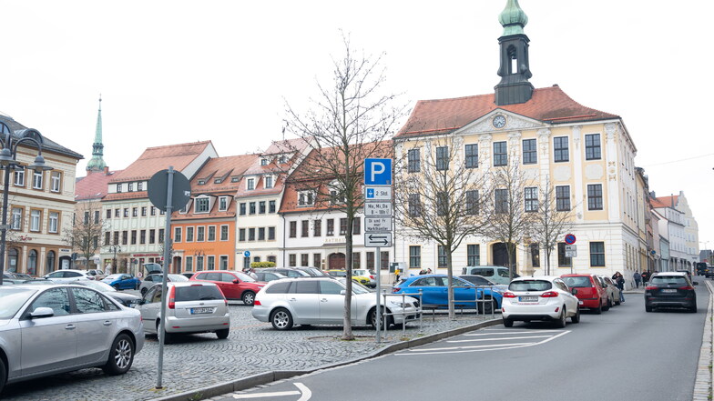 Auf dem Radeberger Marktplatz will die Gruppe "Zusammen gegen Rechts" am Sonntag eine Kundgebung abhalten.