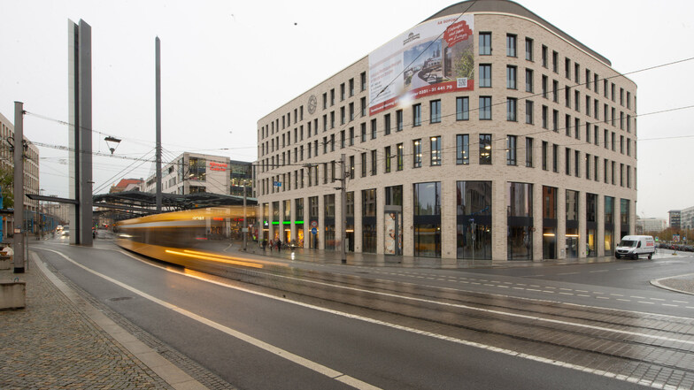Wechselt den Besitzer: die runde Ecke am Postplatz in Dresden.