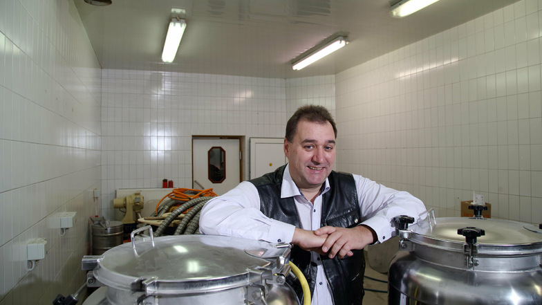 Matthias Grall hat Brauwesen sogar studiert, arbeitet seit Jahrzehnten als Bierbrauer.