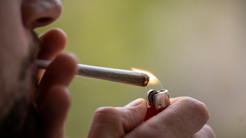 Mutmaßlicher Dealer raucht Joint vor Chemnitzer Kita - Polizei stellt weitere Drogen fest