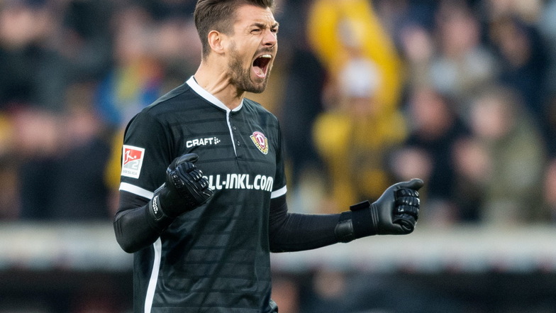 Emotional im Tor: So jubelte Patrick Wiegers im Mai 2019 beim 2:1-Sieg gegen den FC St. Pauli, bei dem der Torwart geholfen hat, den Klassenerhalt in der 2. Bundesliga perfekt zu machen.