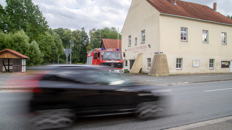 Wenn aufgrund von Tunnelsperrungen der Umleitungsverkehr die S122 in Nieder Seifersdorf verstopft, ist es für die Feuerwehr kaum möglich, zu Einsätzen auszurücken.