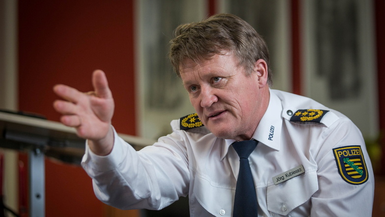 Dresdens Polizeipräsident Jörg Kubiessa: Die vielen Corona-Demos sind eine neue Herausforderung für die Polizei.