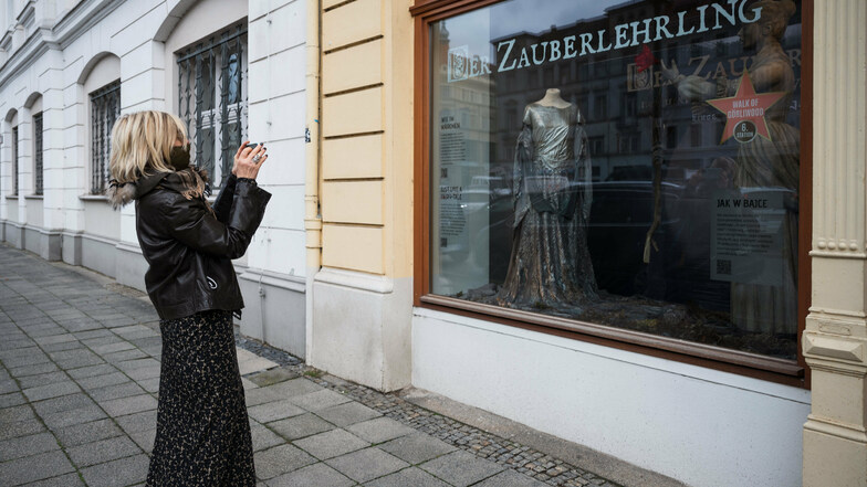 "Zauberlehrling“-Produzentin Ingelore König freut sich über ihr Görliwood-Schaufenster. Sie brachte die Dreharbeiten 2017 in ihre Geburtsstadt Görlitz.