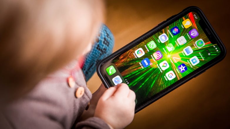 Kinderärzte fordern Smartphone-Verbot für Kleinkinder