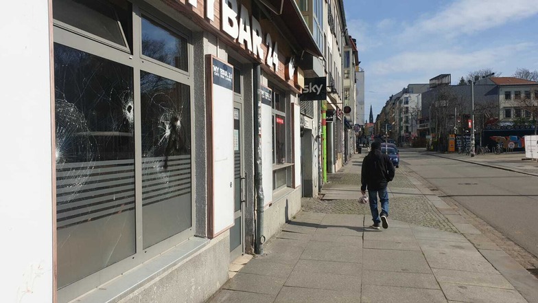 Bei dem Angriff auf die geschlossene Bar entstand ein Schaden von mehreren Tausend Euro.