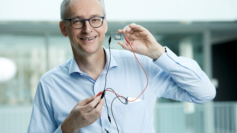 Physik-Professor Karl Leo lächelt ist mit dem Europäischen Erfinderpreis ausgezeichnet worden.