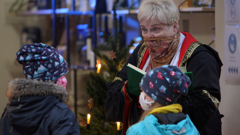 Märchen-Erzählerin Elke Leupold in Pirna: Wir können doch den Kinder Weihnachten nicht nehmen.