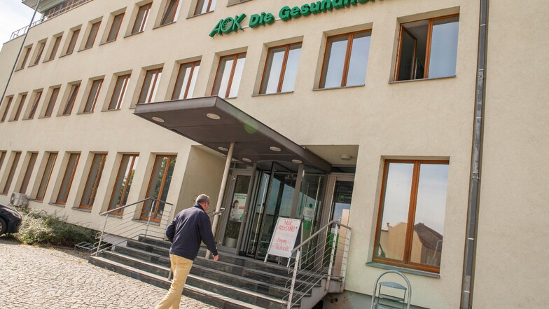 Künftig noch moderner und vor allem diskret: Die AOK Plus-Filiale in Großenhain auf der Albertstraße wird bis voraussichtlich Februar 2022 umgebaut.
