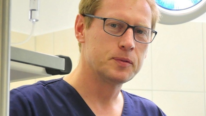 Dr. med. Dr. med. dent. Ronald Mai praktiziert seit 2008 in Zabeltitz in eigener Praxis für Mund-, Kiefer- und Gesichtschirurgie.