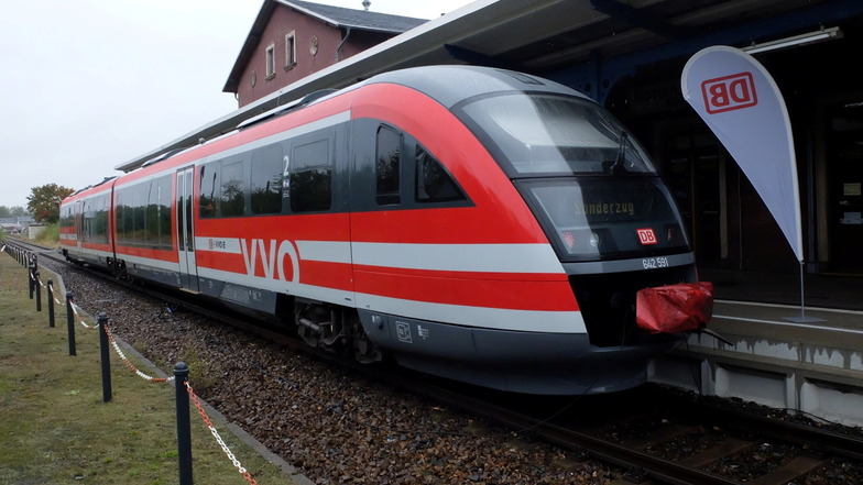 Dieser Triebwagen wird künftig im Müglitztal und zwischen Pirna und Sebnitz unterwegs sein. Vorgestellt wurde er in Kamenz.
