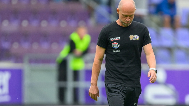 Nach neun Saisonspielen wartet Erzgebirge Aue immer noch auf den ersten Sieg. Trainer Timo Rost steht vor der Entlassung.