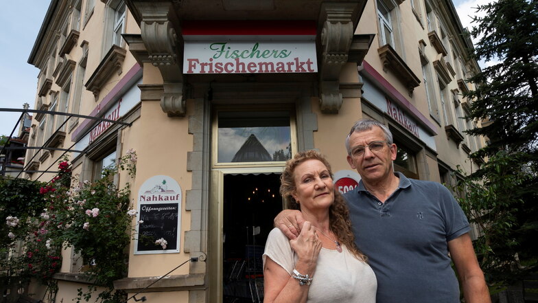 Sina und Holger Fischer schließen ihren Frischemarkt auf der Augsburger Straße. Im Viertel war dieser als "Fischi" bekannt.