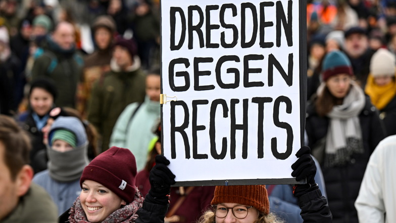 Gegen Rechtsextremismus waren am Sonntag zehntausende Menschen in Dresden auf der Straße.