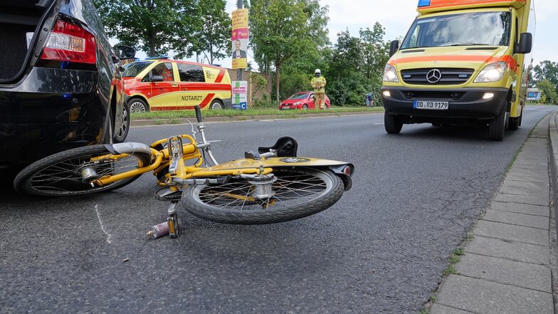 Radfahrerinnen in Dresden schwer verletzt: Polizei sucht Zeugen