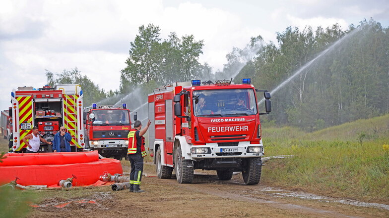 Feuerwehren aus der Sächsischen Schweiz halfen bei Waldbrand in der Gohrischheide