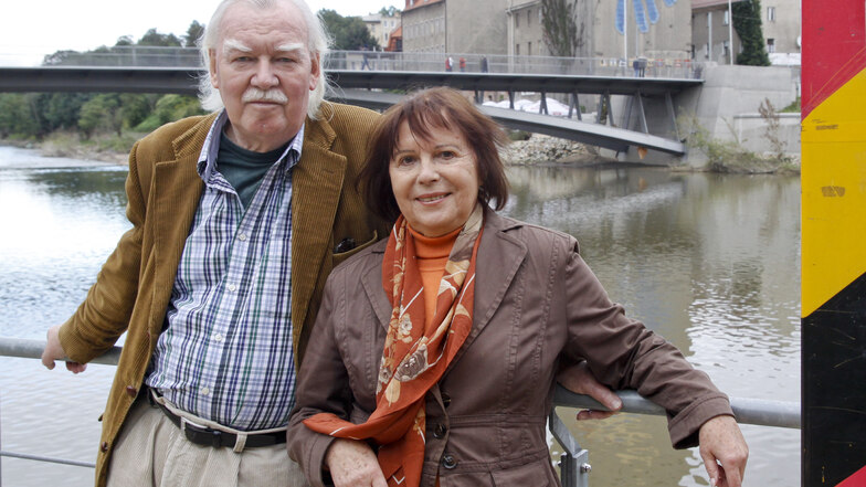 Dorothea und Randolph Braumann an der Görlitzer Altstadtbrücke.