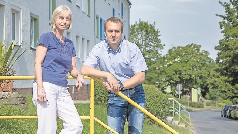 Die Vorstände Jeanette Effenberg und Lutz Trept sind mit der guten Lage der Wohnungsgenossenschaft Raschelberg sehr zufrieden.
