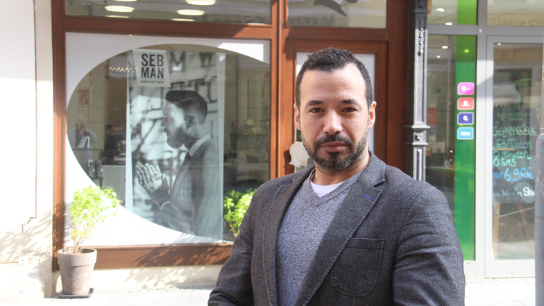 Im ehemaligen Modeladen an der Reichenstraße 5 hat der Ägypter Ahmed Elhussiny jetzt seinen Barbershop eingerichtet.