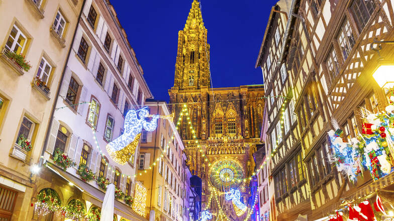 Festlich beleuchtete Innenstadt von Straßburg
