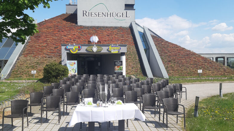 Zwangsweise geschlossen: In Riesa schließen sich die Riesenhügel-Gastronomen dem Protest der Dresdner Kollegen an.