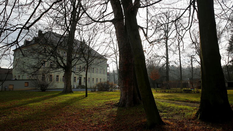 Das Schloss Brauna ist zum Streitthema zwischen der Stadt Kamenz und einem Schulverein geworden.