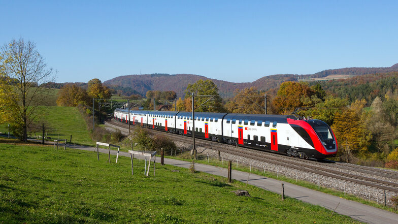 Im Probebetrieb fanden die neuen Doppelstockzüge auch Lob seitens der Passagiere. Doch die Schweizer Bahn ist noch nicht ganz zufrieden.