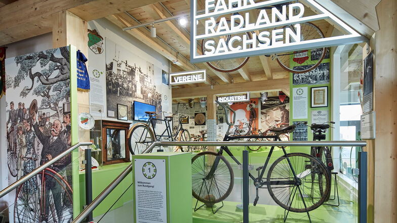 Im Weinböhlaer Fahrradmuseum trafen sich die Bürgermeister der Mitgliederkommunen. Die Erlebnisregion Dresden ist eine Kooperationsgemeinschaft.