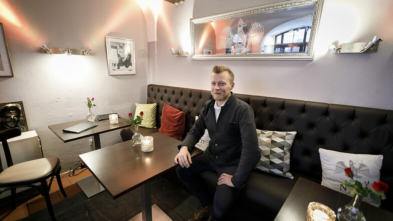 Robert Meinecke hat in seinem Restaurant N13 am Untermarkt neue Sitzecken eingebaut. Jetzt wirkt es hier gemütlicher.