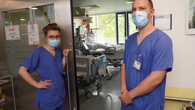 Mareen Schmidt und Frank Benisch arbeiten auf der Corona-Intensivstation im Bautzener Krankenhaus. Mit Sächsische.de haben sie über ihren Alltag gesprochen.