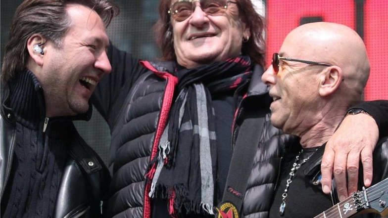 Rocklegenden   Auch die Puhdys um Frontmann Dieter Birr (M.) waren beim Pfingstkonzert der DDR-Rocklegende auf der Hutbergbühne zu erleben. Nun aber ist endgültig Schluss, oder nicht?