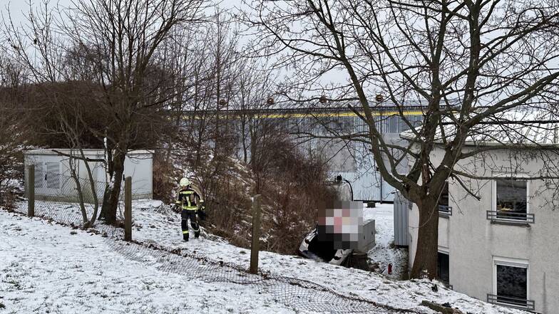 Schnee und heftiger Wind: Seatfahrer muss nach Unfall in Kunnerwitz ins Krankenhaus