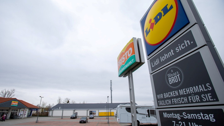 Lidl und Getränkemarkt haben schon ein Schild an der Gabelsbergerstraße in Heidenau. Wann kommt das von "dm" dazu?