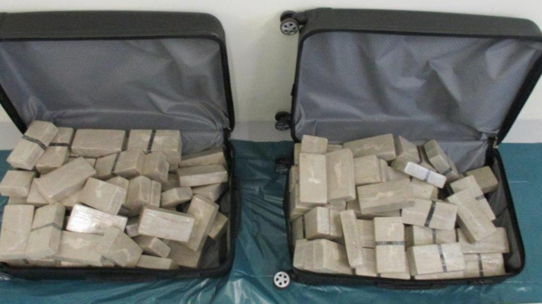 Zwei Diplomaten aus der Mongolei wurden im Mai 2019 mit 70 Kilogramm Heroin im Kofferraum ihres E-Klasse-Mercedes erwischt.