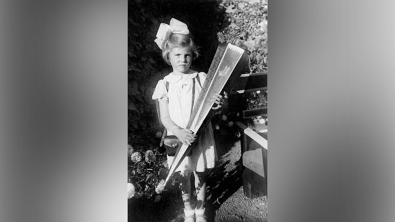 Helga Klipphahn war erst fünf Jahre alt, als sie die Zuckertüte bekam - und zur Schule musste. Der Einspruch ihrer Eltern wurde abgewiesen.