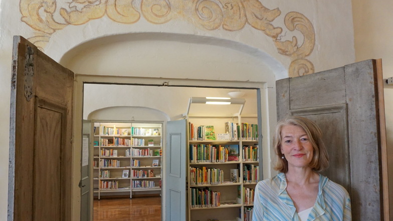 Simone Simpson leitet seit Juni die Stadtbücherei in Pirna.