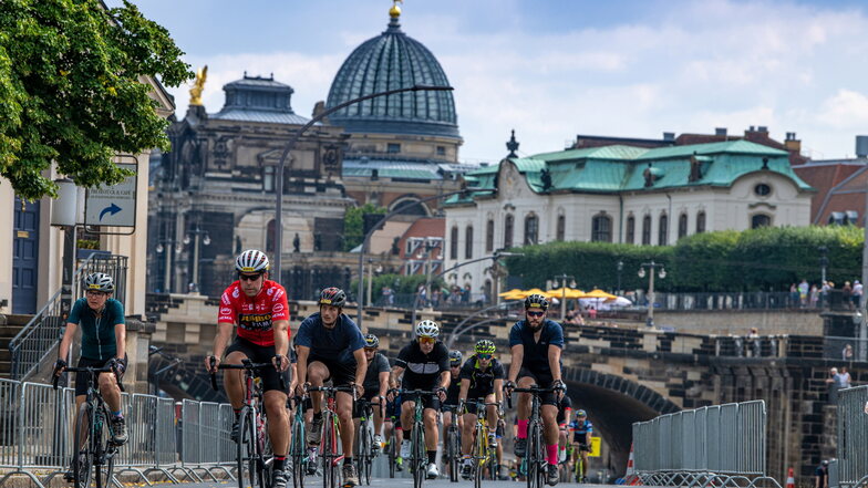 Mehrere hundert Radfahrer nehmen jedes Jahr am Velorace in Dresden teil. Jetzt droht der Veranstaltung das Aus.