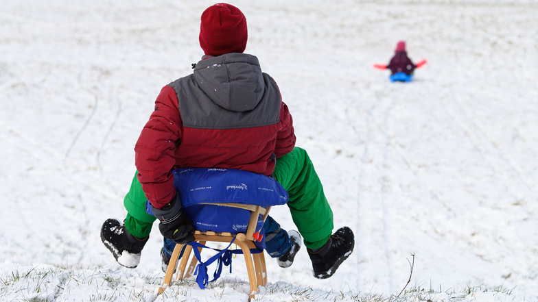 Auch wenn vor der Haustür kein Schnee liegt - im Skiareal in Sohland kann man in Familie am Sonntag Schlitten fahren!