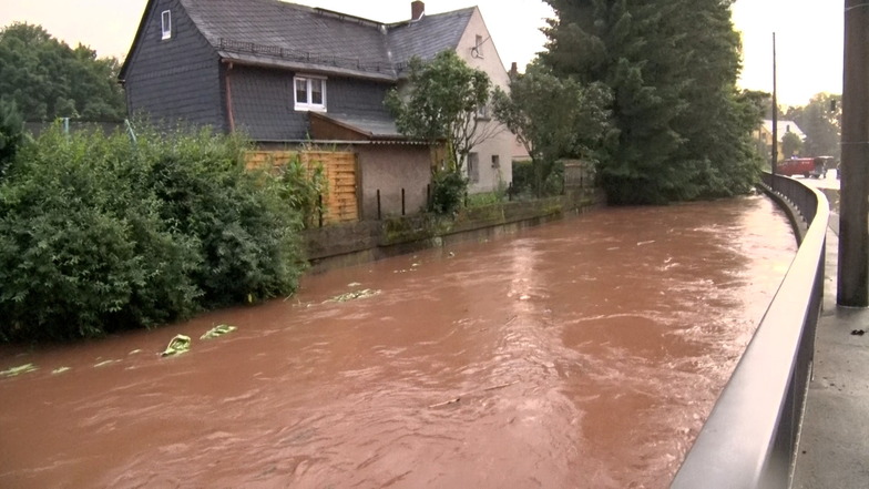 Extreme Regenfälle hatten am Wochenende zu Überflutungen in Sachsen geführt.